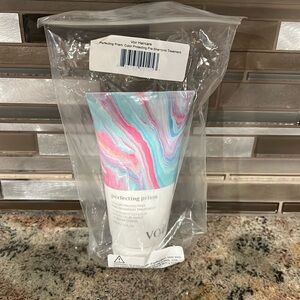 New Voir Perfecting Prism Color Protecting Pre Shampoo Treatment